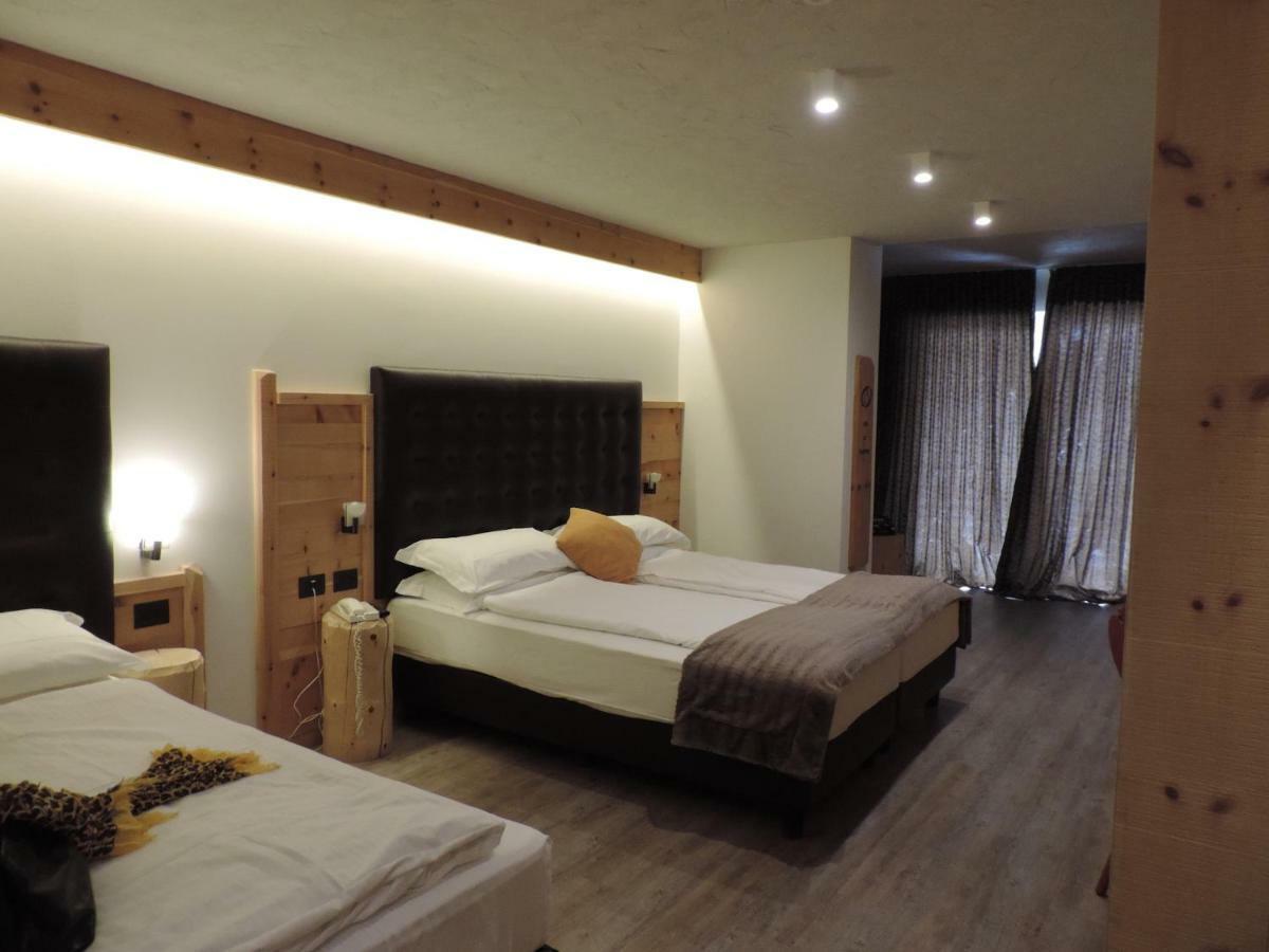 Hotel Scoiattolo เตเซโร ภายนอก รูปภาพ