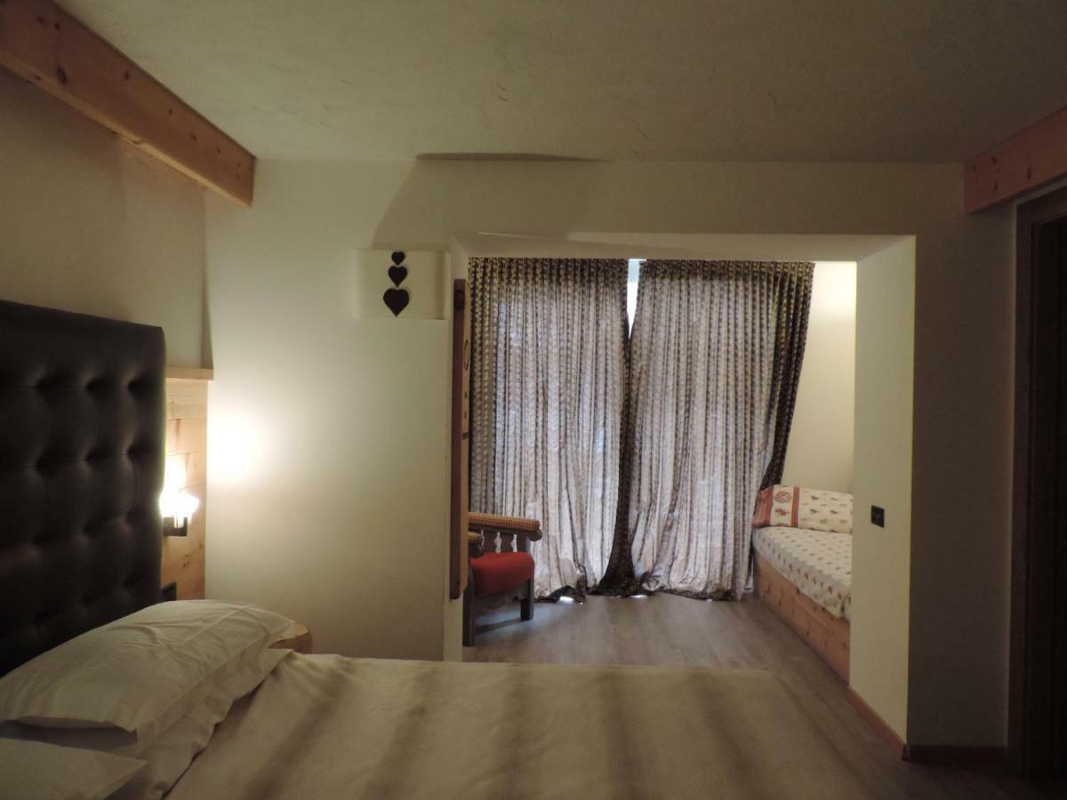 Hotel Scoiattolo เตเซโร ภายนอก รูปภาพ