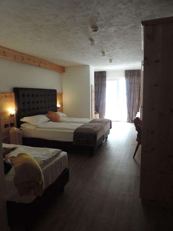 Hotel Scoiattolo เตเซโร ภายนอก รูปภาพ