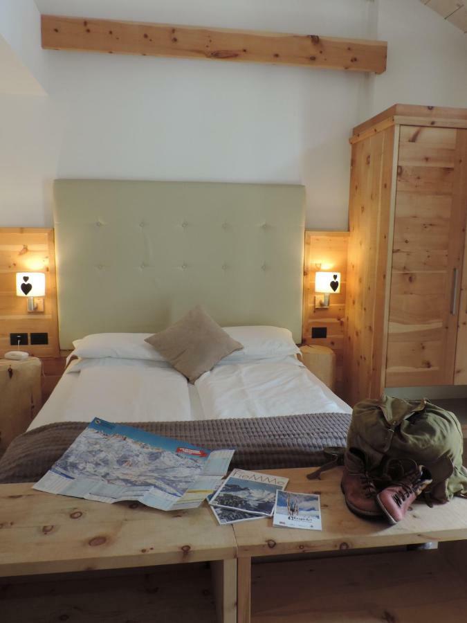 Hotel Scoiattolo เตเซโร ภายนอก รูปภาพ