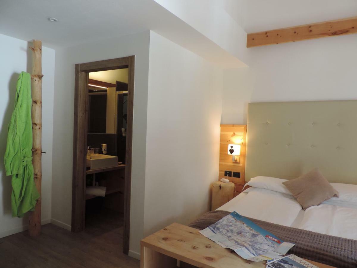 Hotel Scoiattolo เตเซโร ภายนอก รูปภาพ