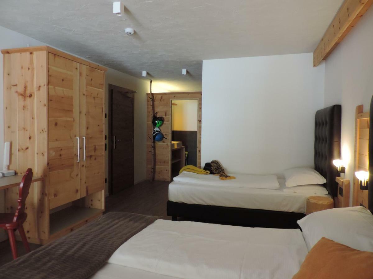 Hotel Scoiattolo เตเซโร ภายนอก รูปภาพ
